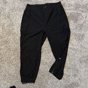 Lululemon Adapted State High-Rise Jogger
Short